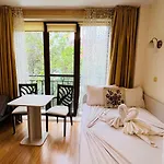 Amara в 9 Sunny
