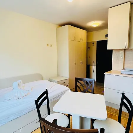 Amara в 10 Sunny Apartman Napospart