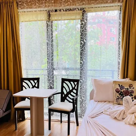 Amara в 10 Sunny Napospart