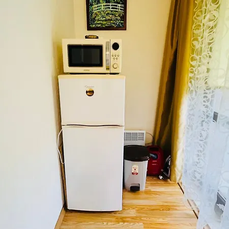 Amara в 9 Sunny Daire