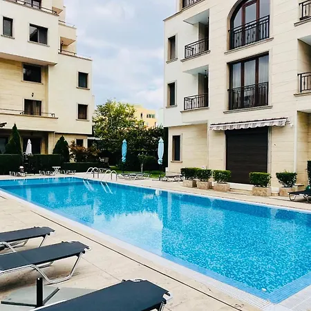 Apartment Amara в 9 Sunny *