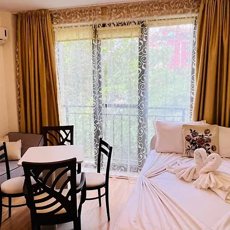 Amara в 9 Sunny Апартаменты Солнечный берег
